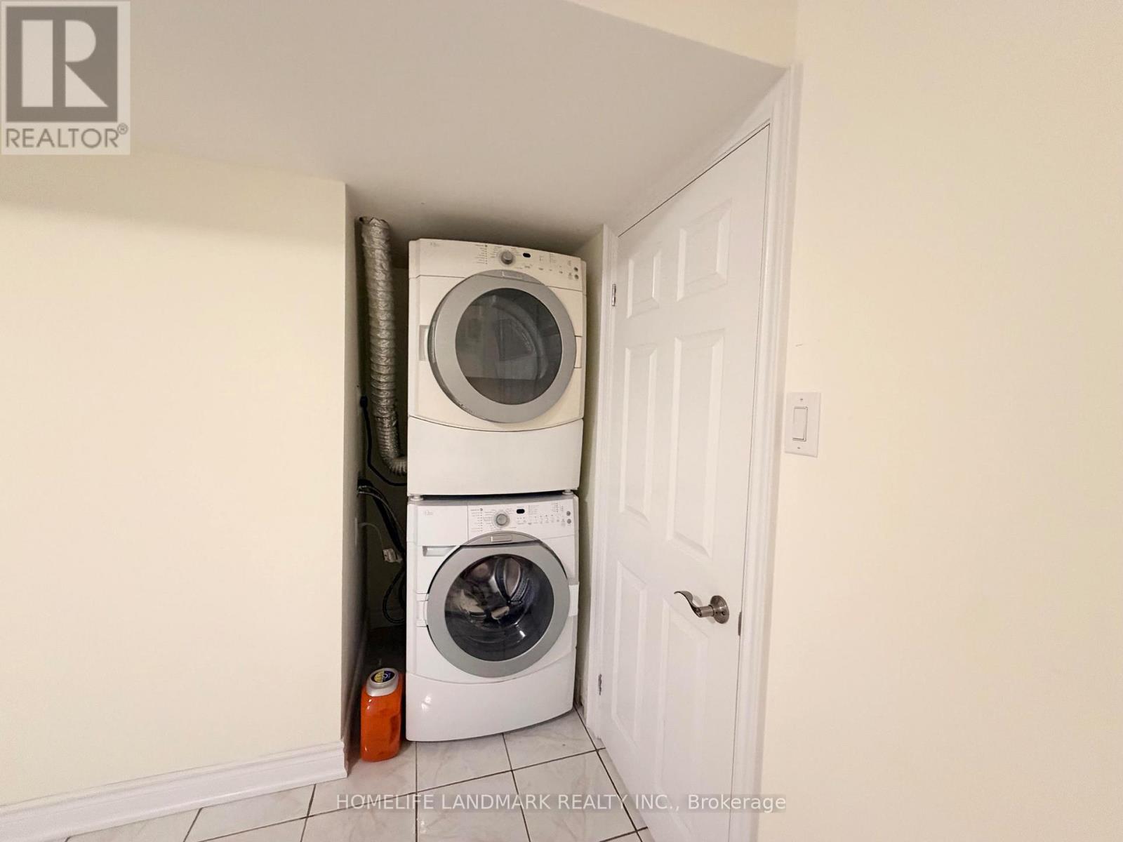 2587 Credit Valley Road Property Photo 6