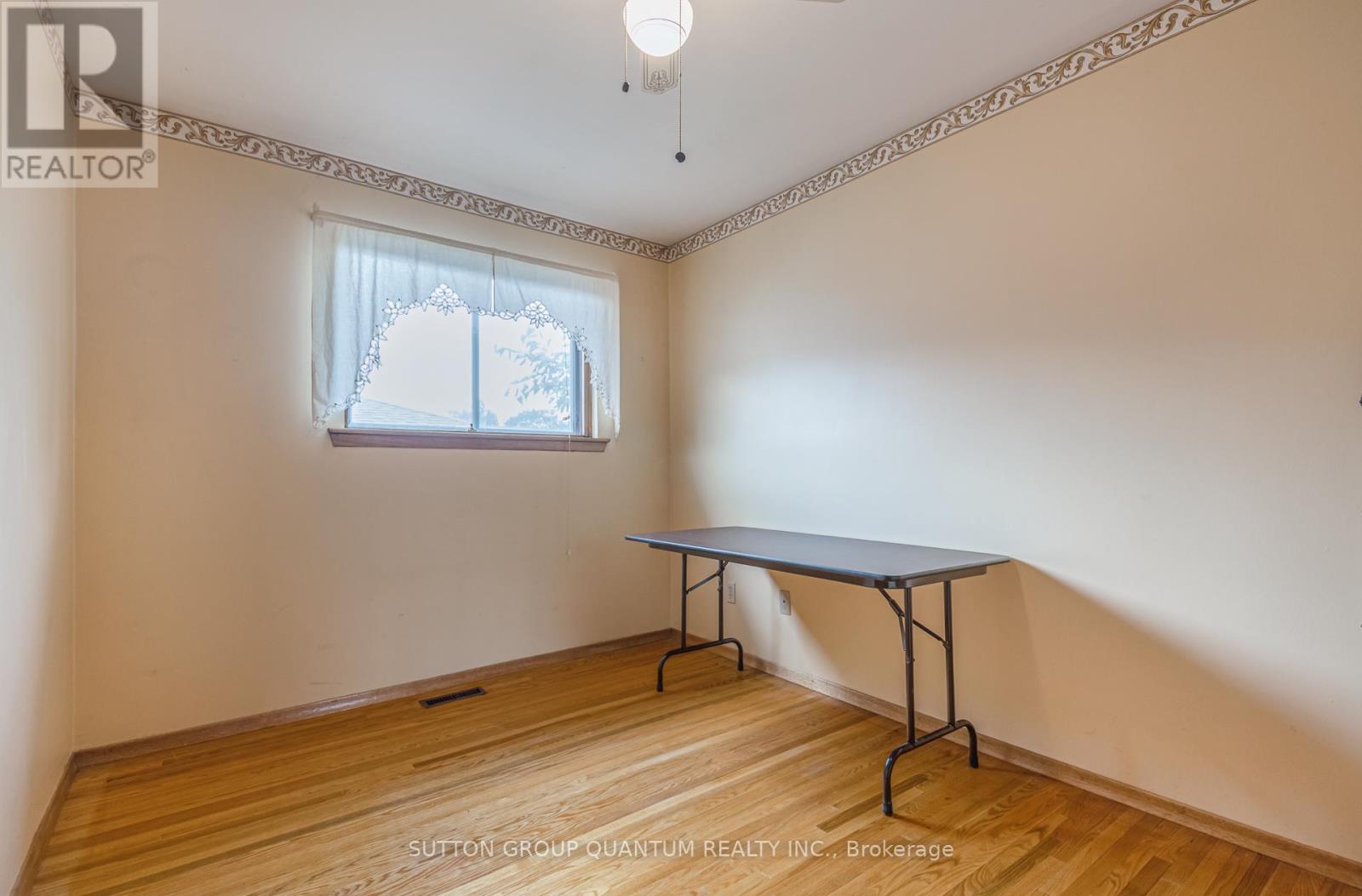 754 Eaglemount Crescent Property Photo 27