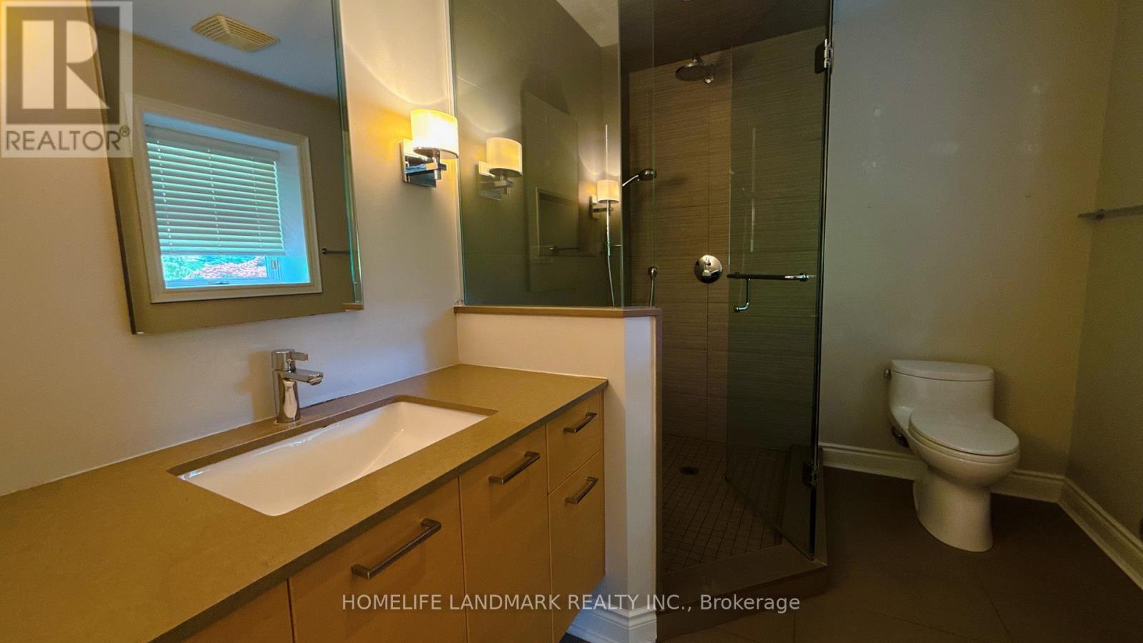 2062 Glenforest Crescent Property Photo 10