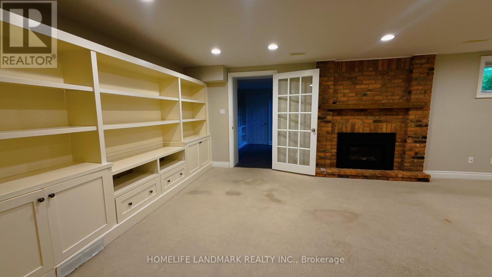 2062 Glenforest Crescent Property Photo 14