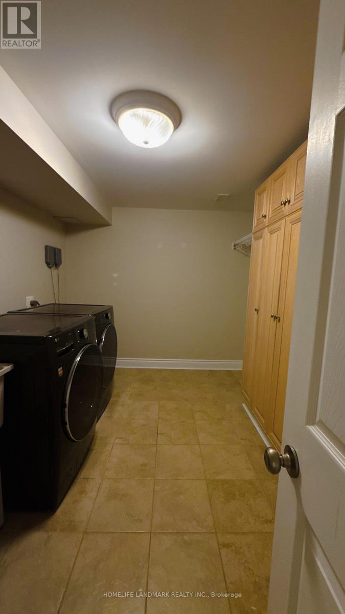 2062 Glenforest Crescent Property Photo 15