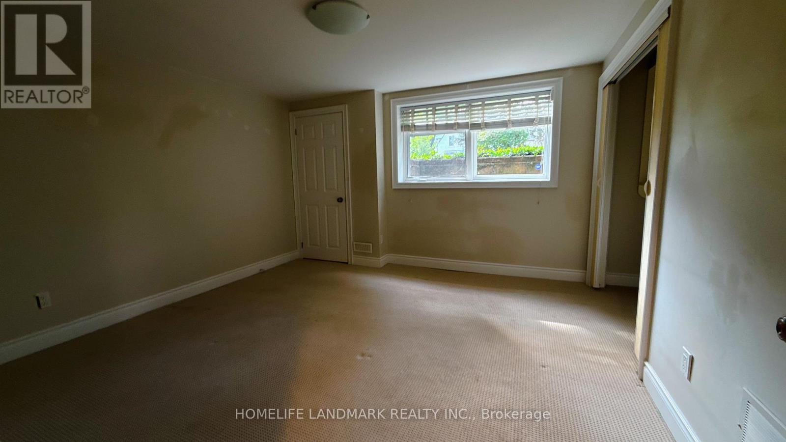 2062 Glenforest Crescent Property Photo 16