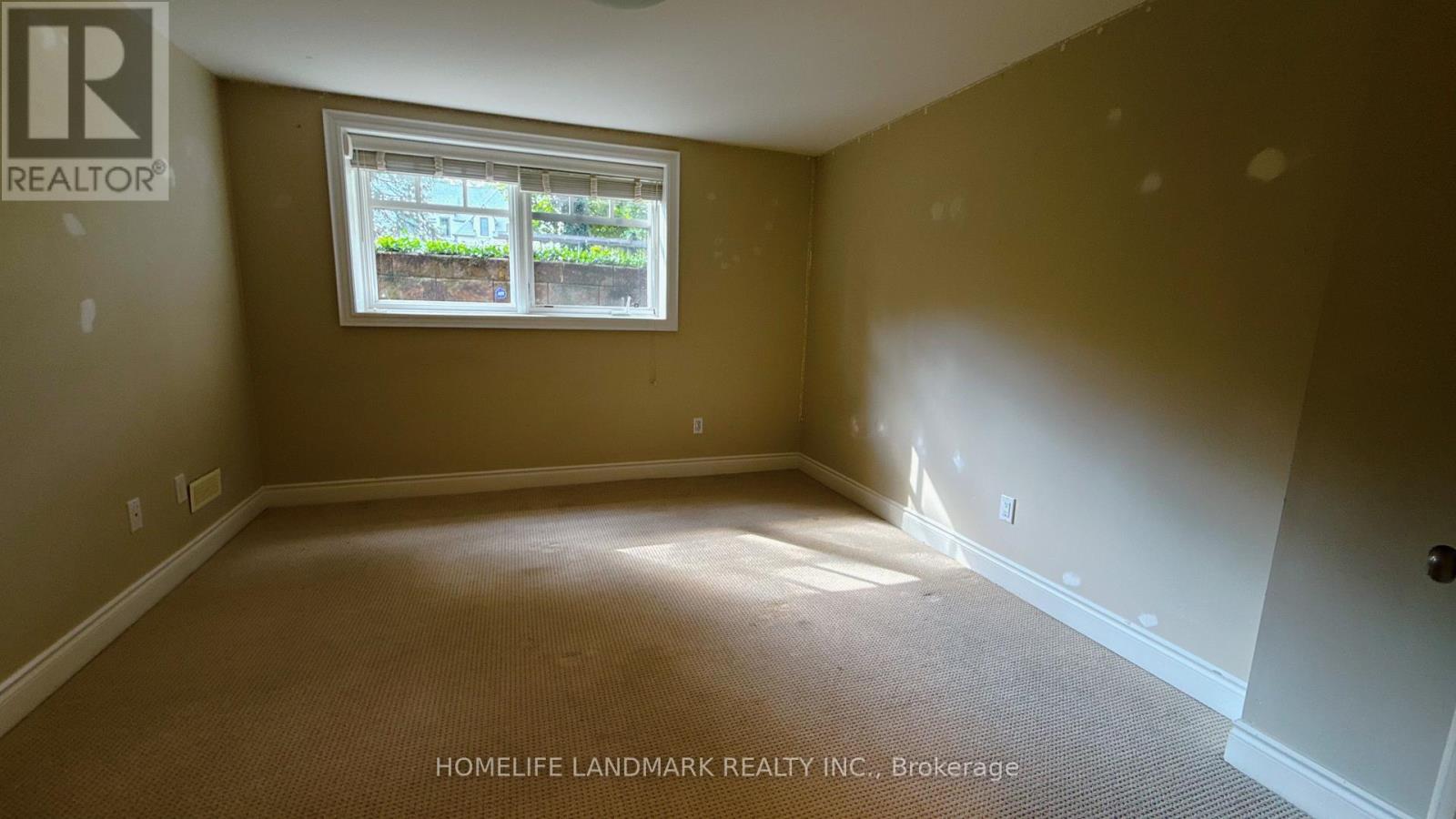 2062 Glenforest Crescent Property Photo 18