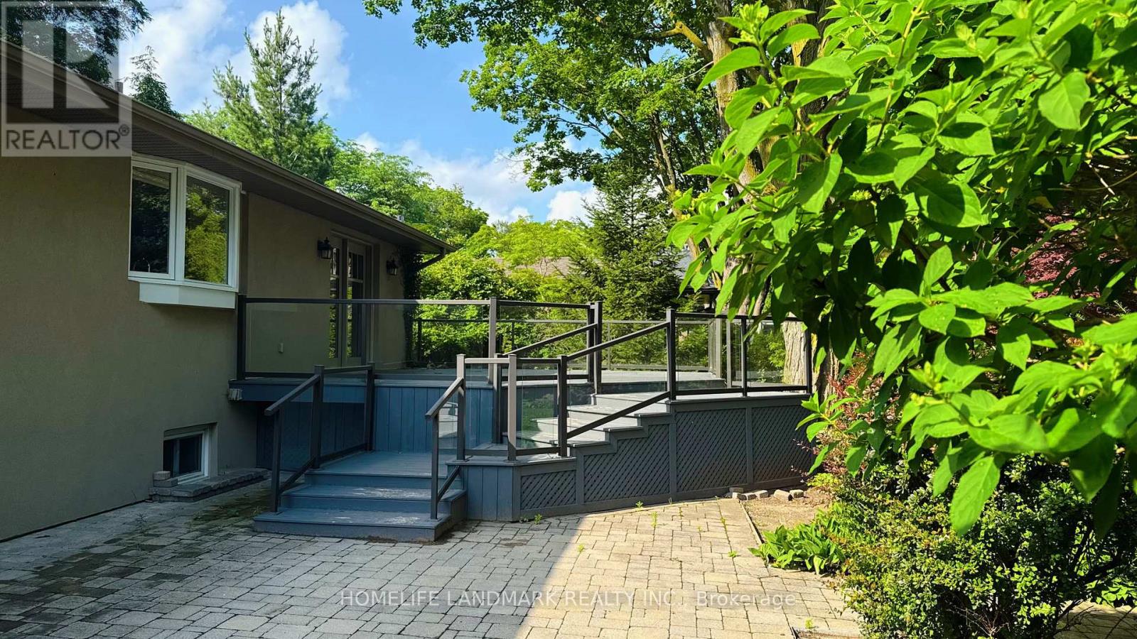 2062 Glenforest Crescent Property Photo 20