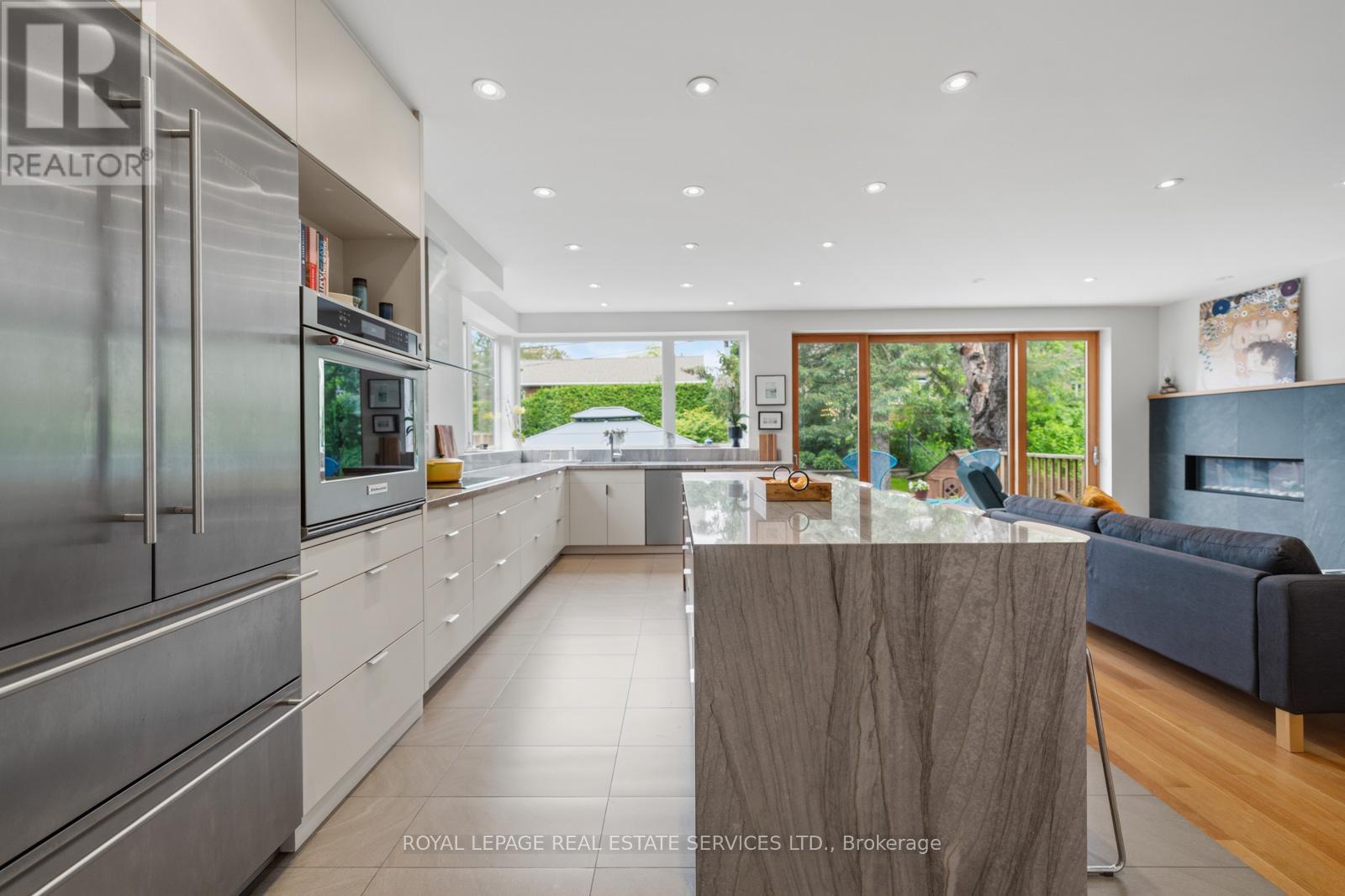 8 Firwood Crescent Property Photo 6