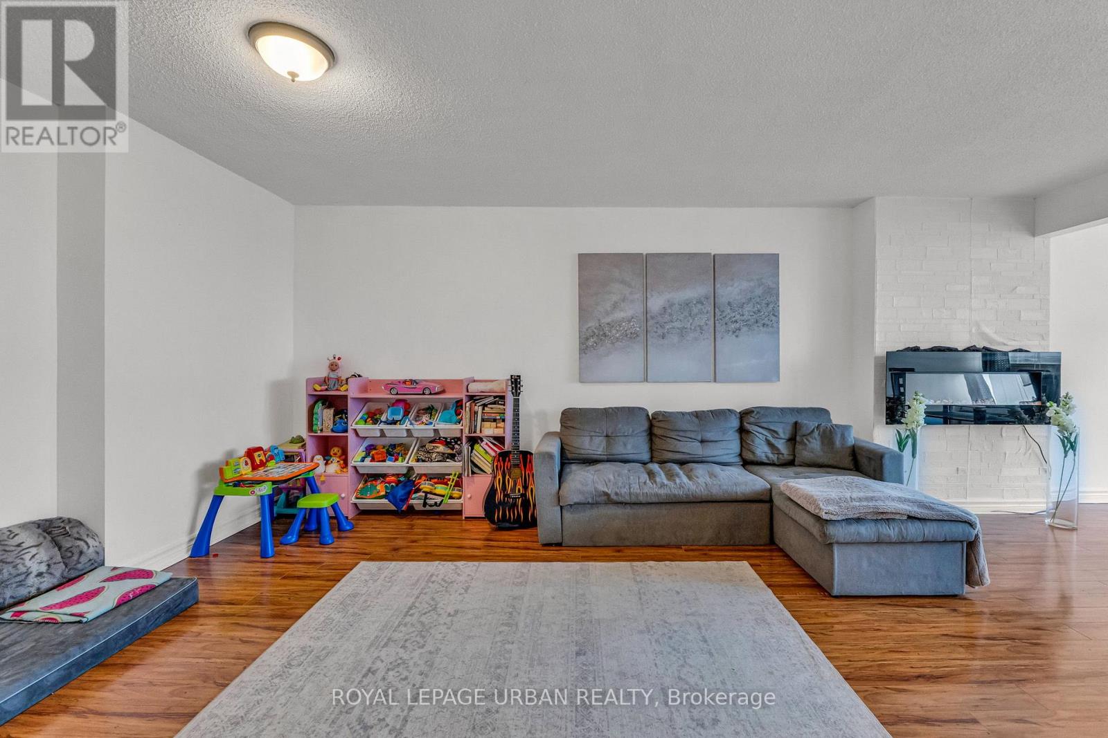 1210 - 61 Markbrook Lane Property Photo 6