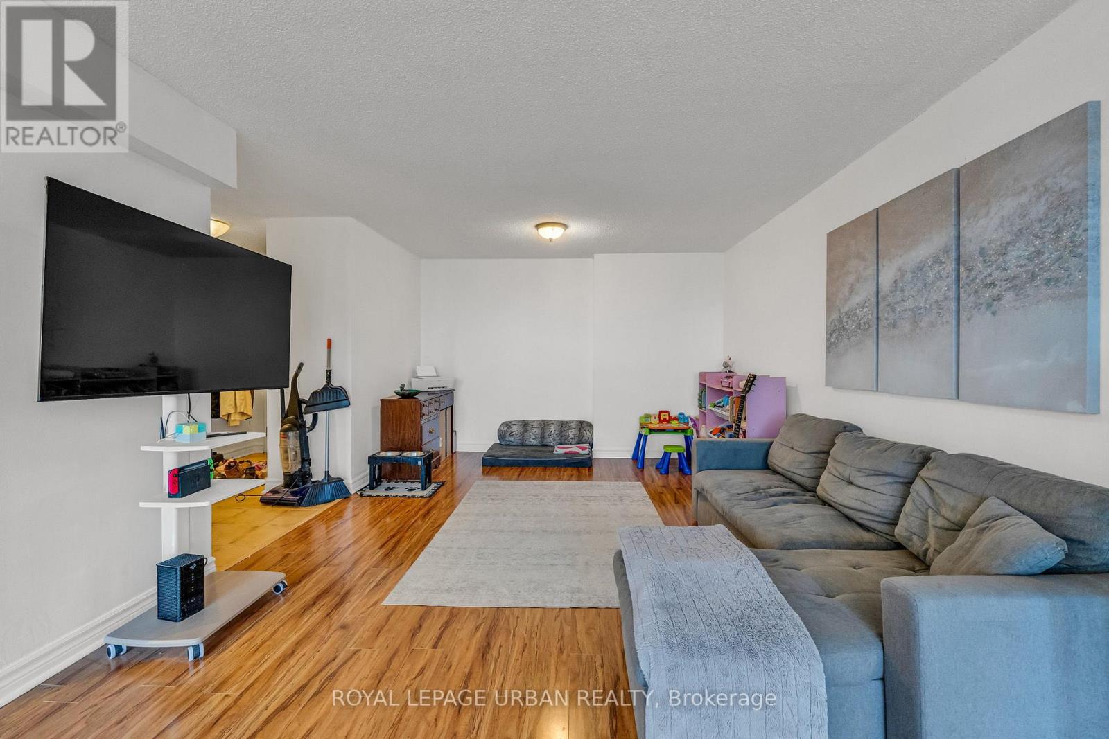 1210 - 61 Markbrook Lane Property Photo 8