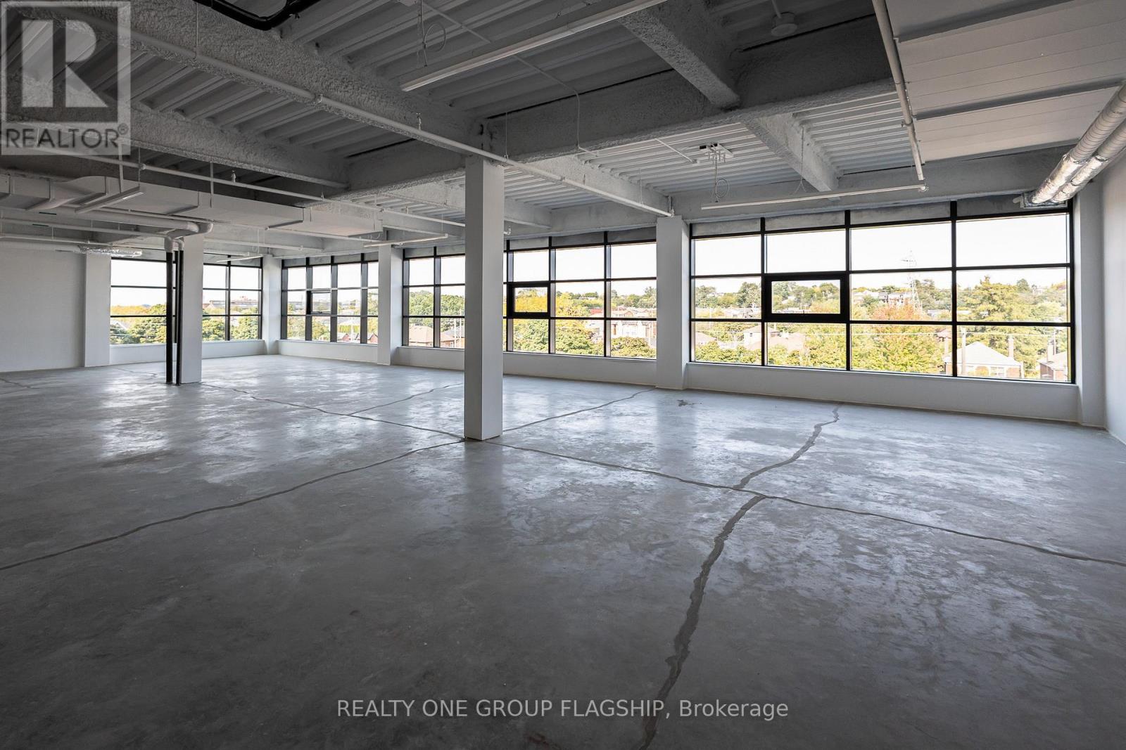 405 - 300 GEARY AVENUE