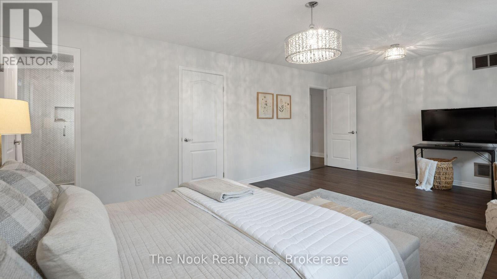 938 Wetherby Lane Property Photo 19