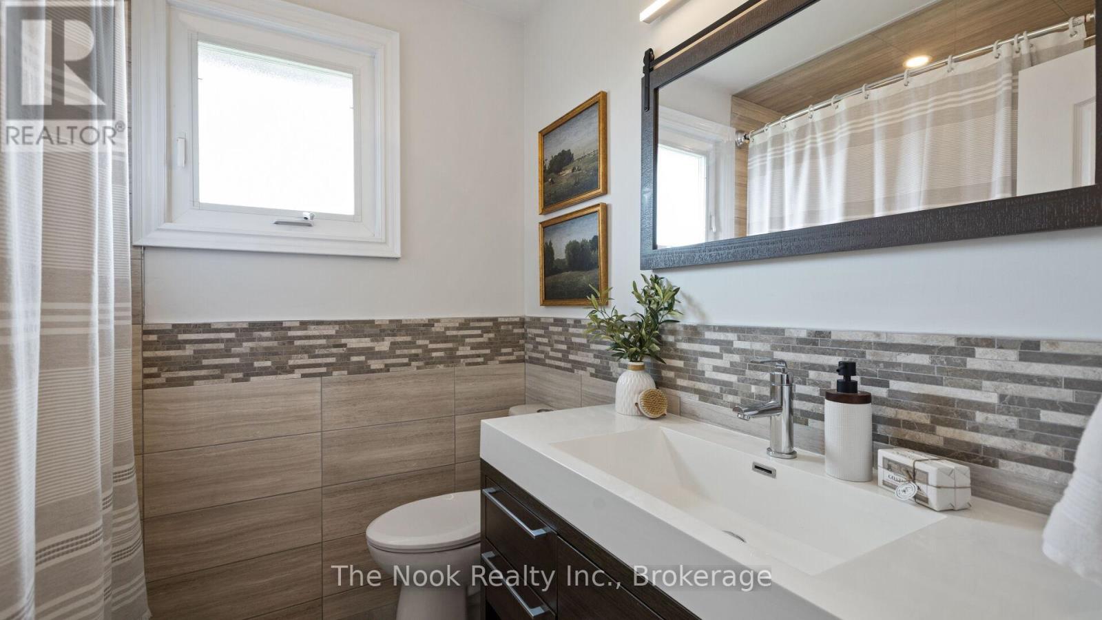 938 Wetherby Lane Property Photo 24
