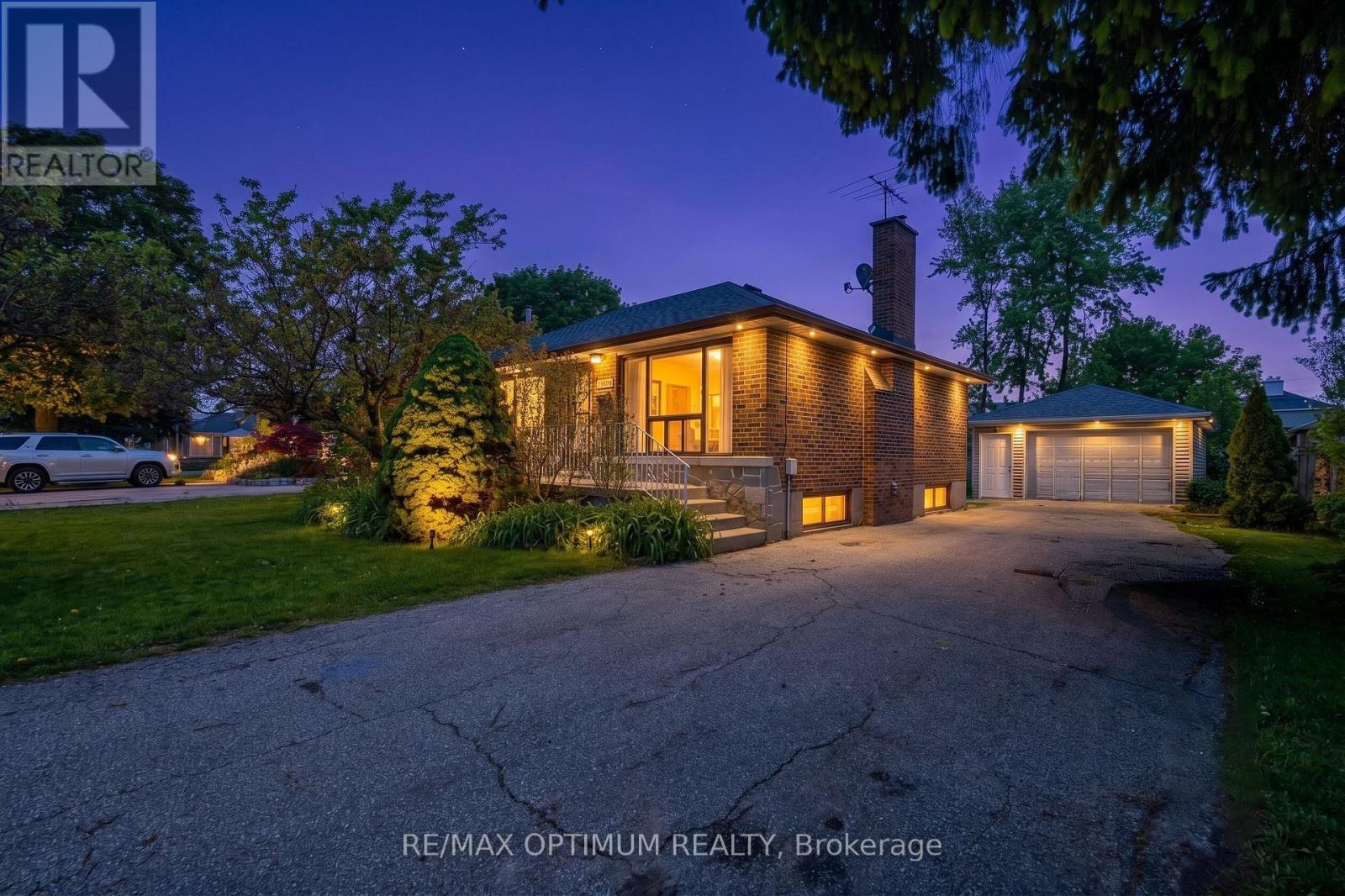 1747 CORAM CRESCENT