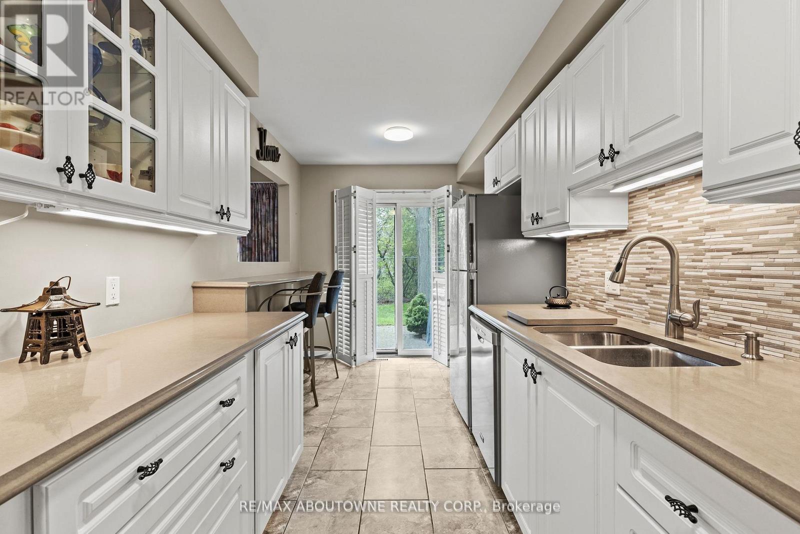 9 - 2230 Walkers Line Property Photo 15