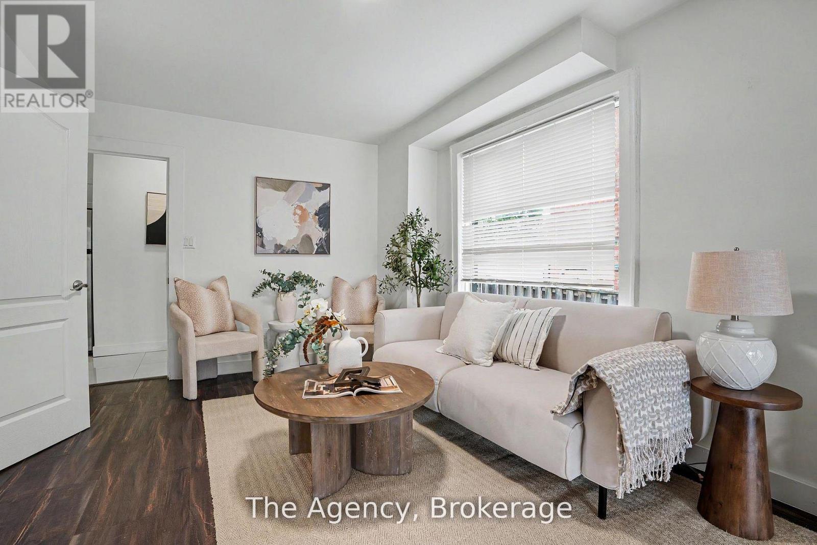 881 Lakeshore Road E Property Photo 8