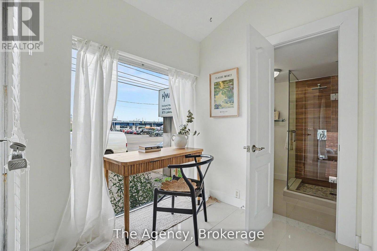881 Lakeshore Road E Property Photo 12