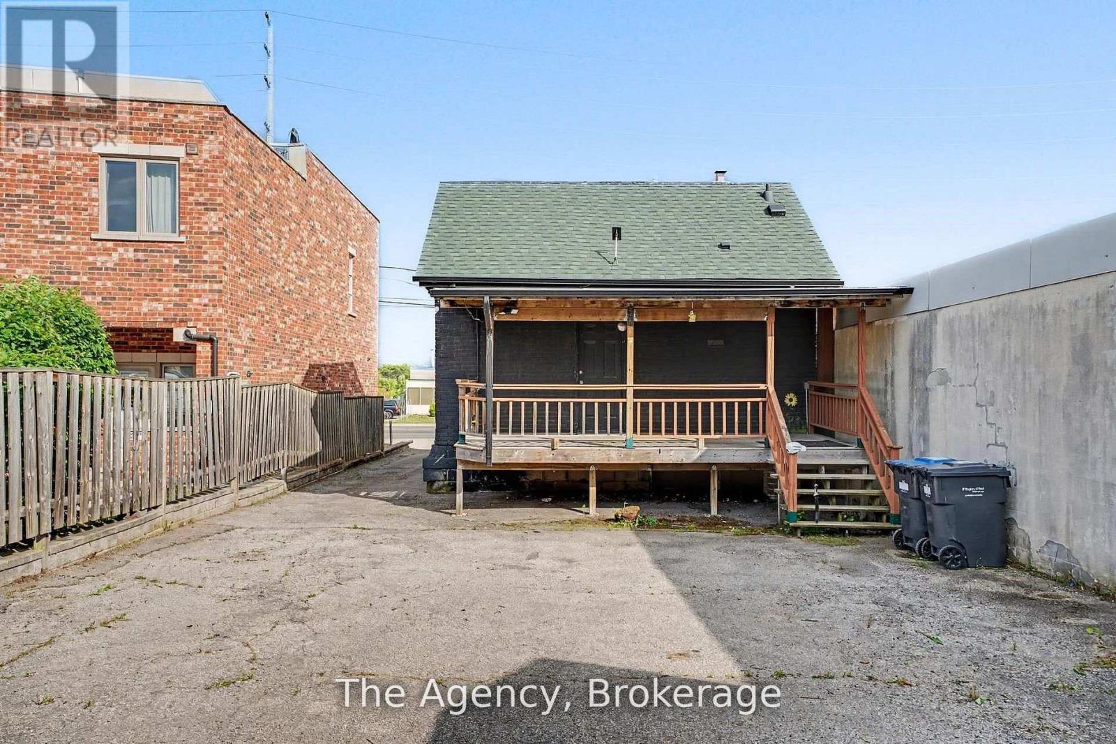 881 Lakeshore Road E Property Photo 38