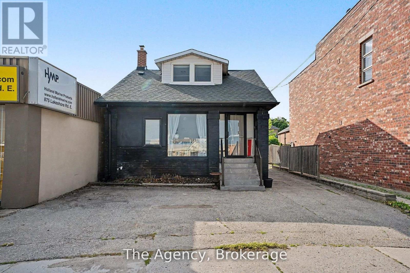 881 Lakeshore Road E Property Photo 45