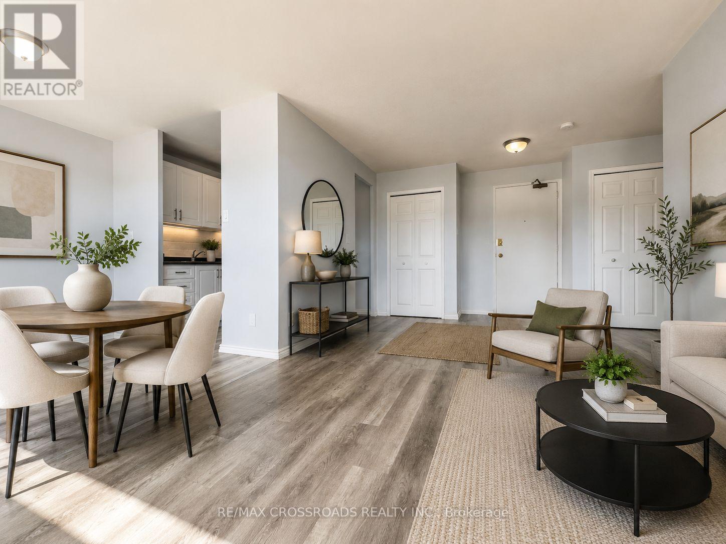 102 - 363 LAKESHORE ROAD E