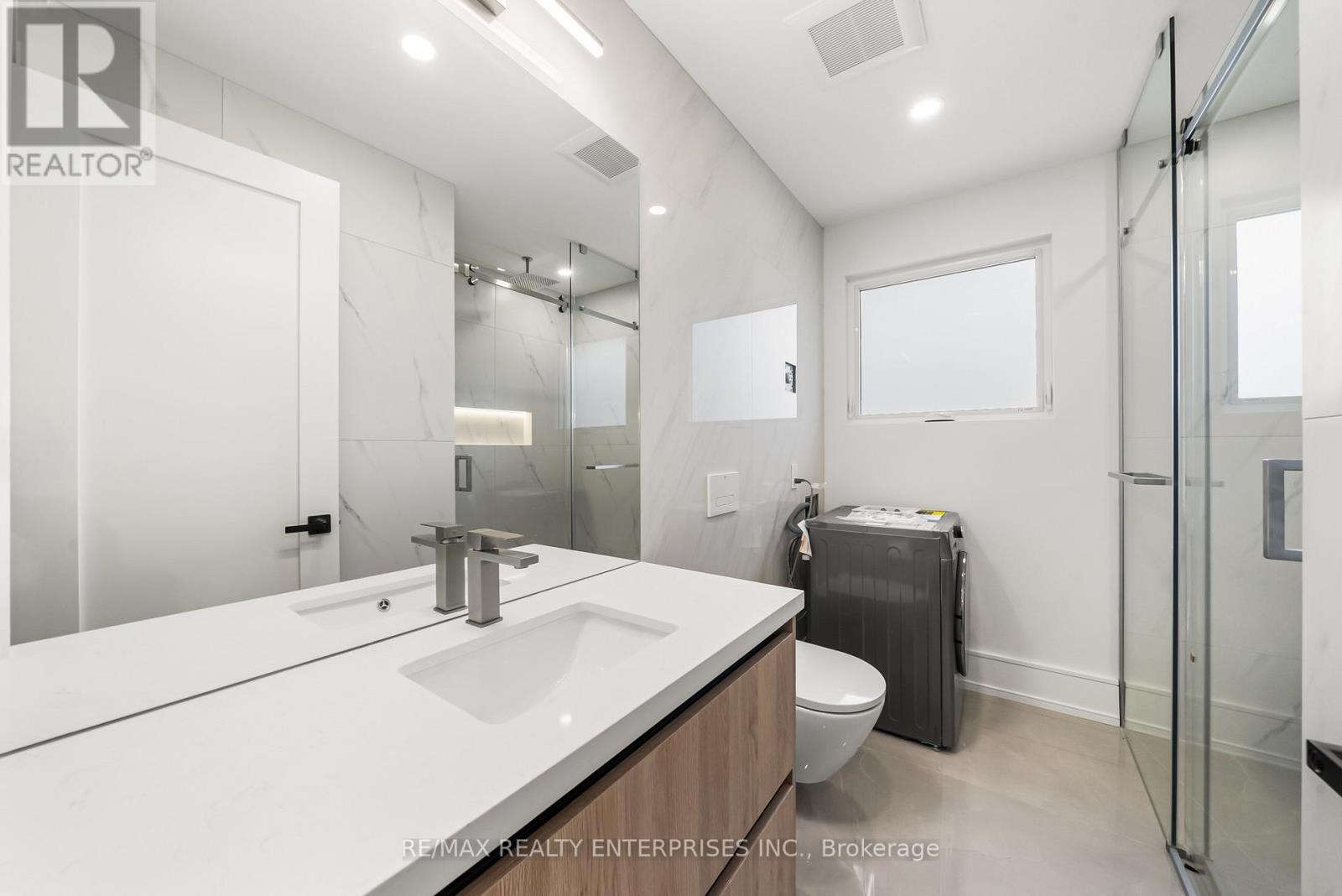 1495 Thetford Court Property Photo 20