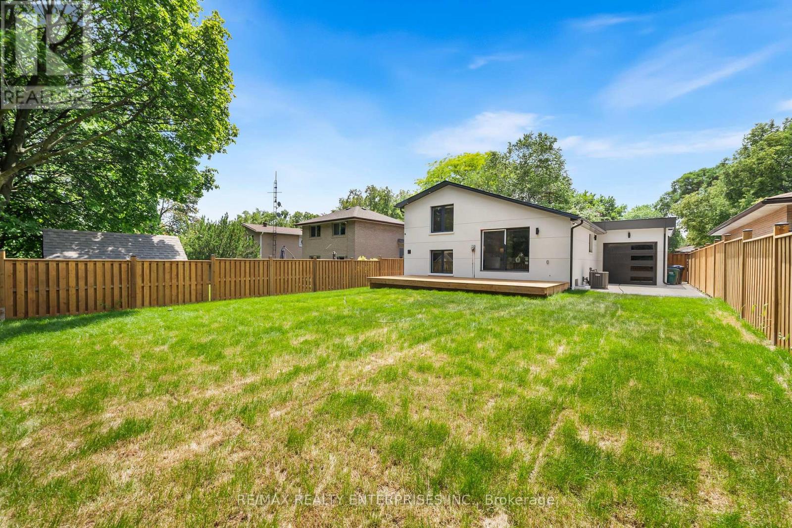 1495 Thetford Court Property Photo 37
