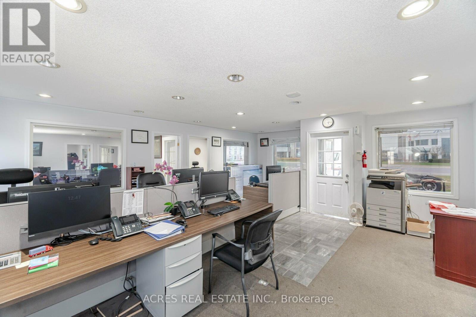 140-160 Derry Road E Property Photo 15