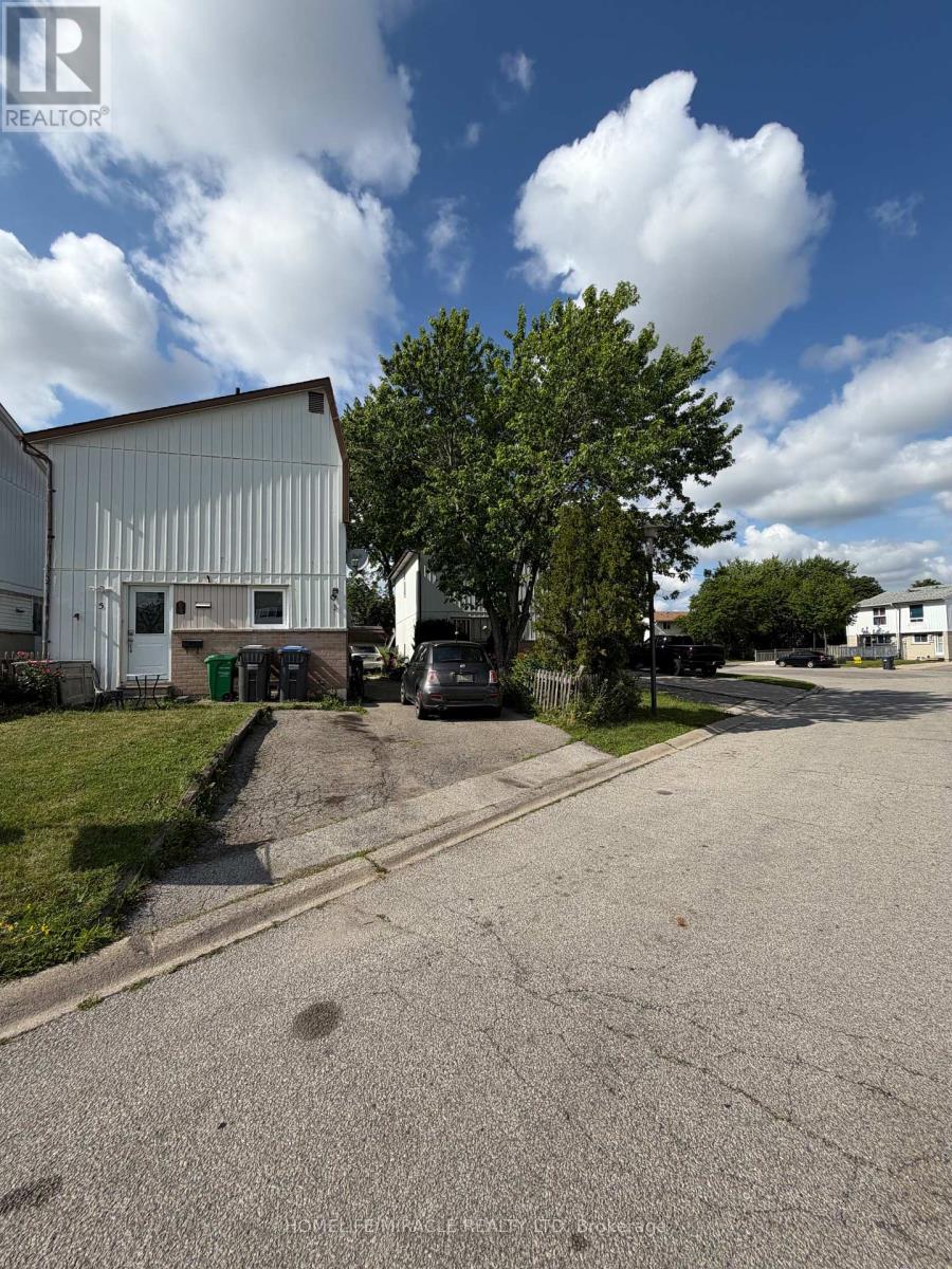 5 Glencairn Square Property Photo 1