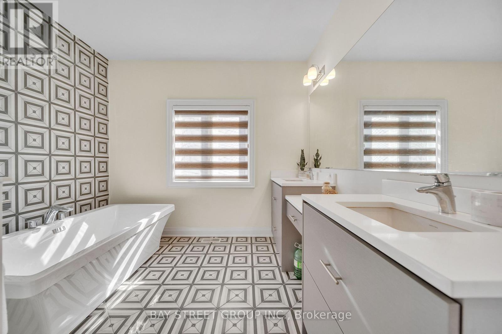 2411 Saw Whet Boulevard Property Photo 27
