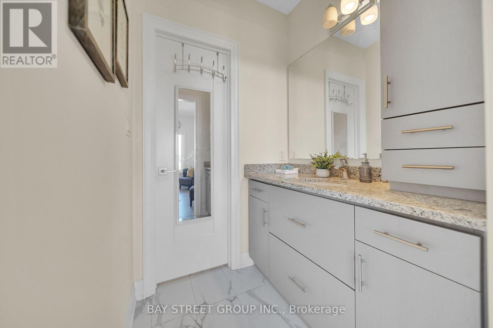 2411 Saw Whet Boulevard Property Photo 31