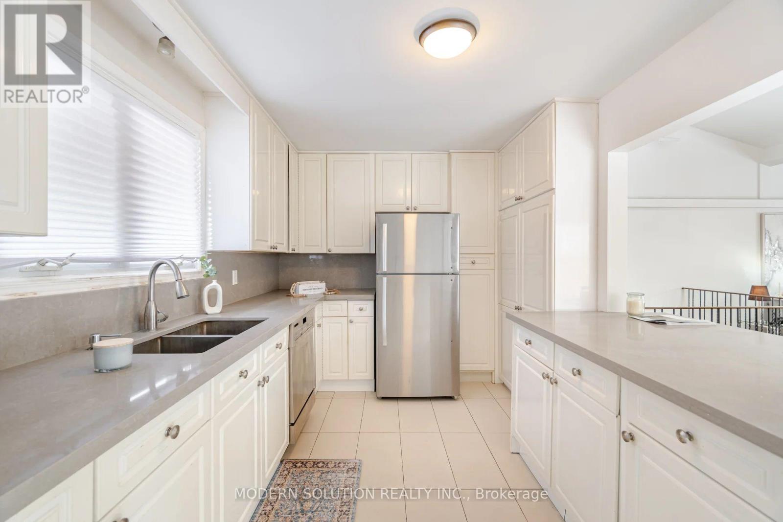 2557 Mindemoya Road Property Photo 10