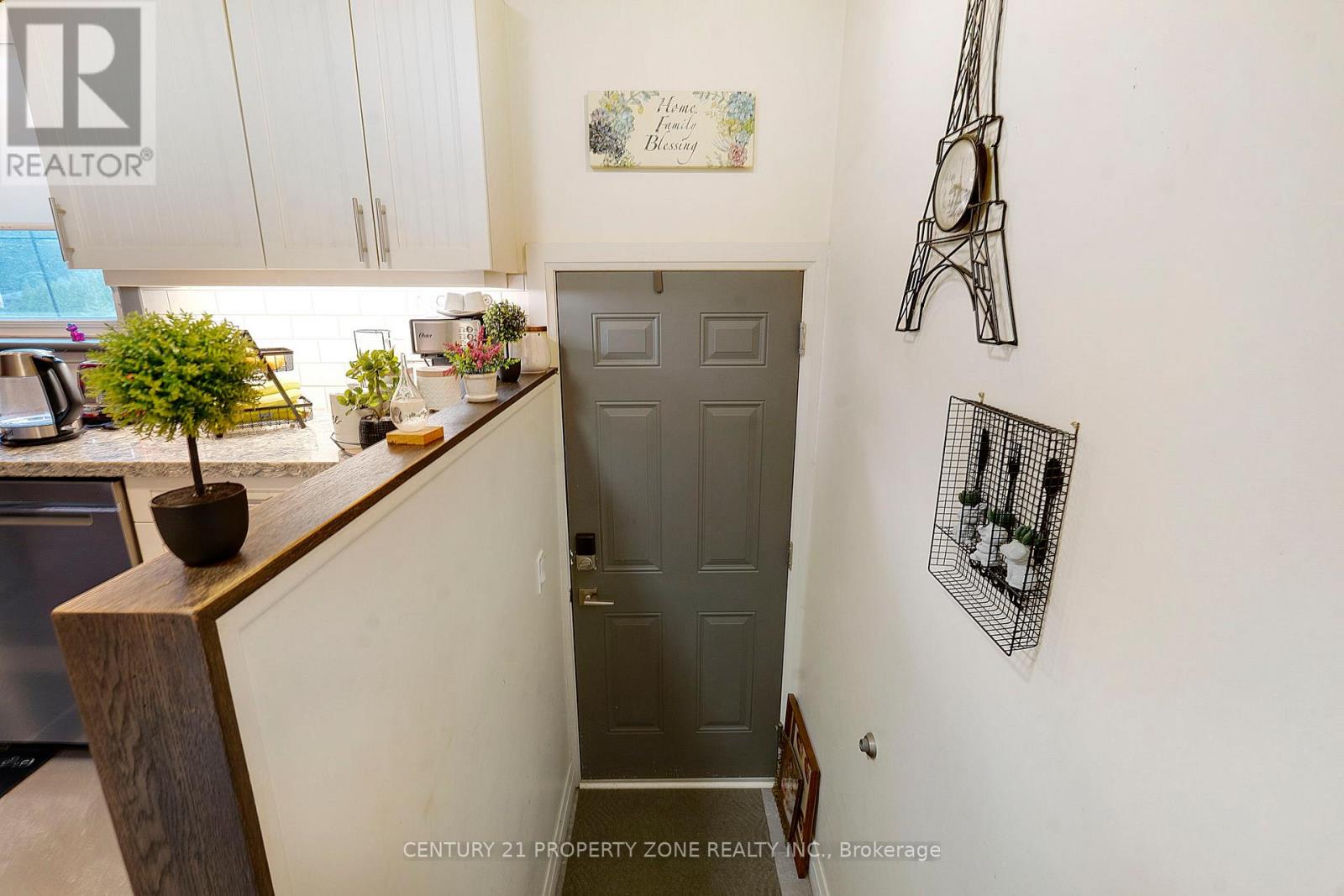 74 John Street Property Photo 8