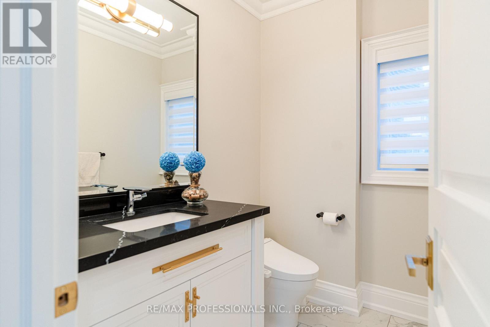 161 The Kingsway Property Photo 14