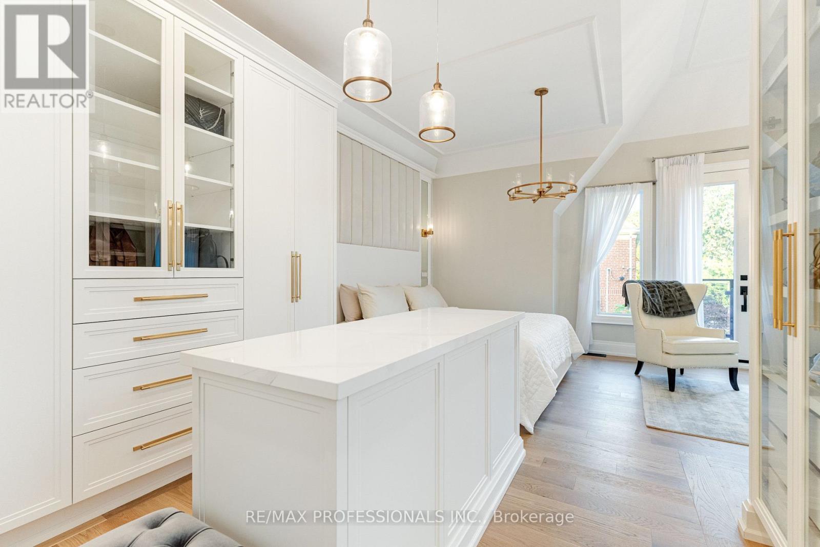 161 The Kingsway Property Photo 27