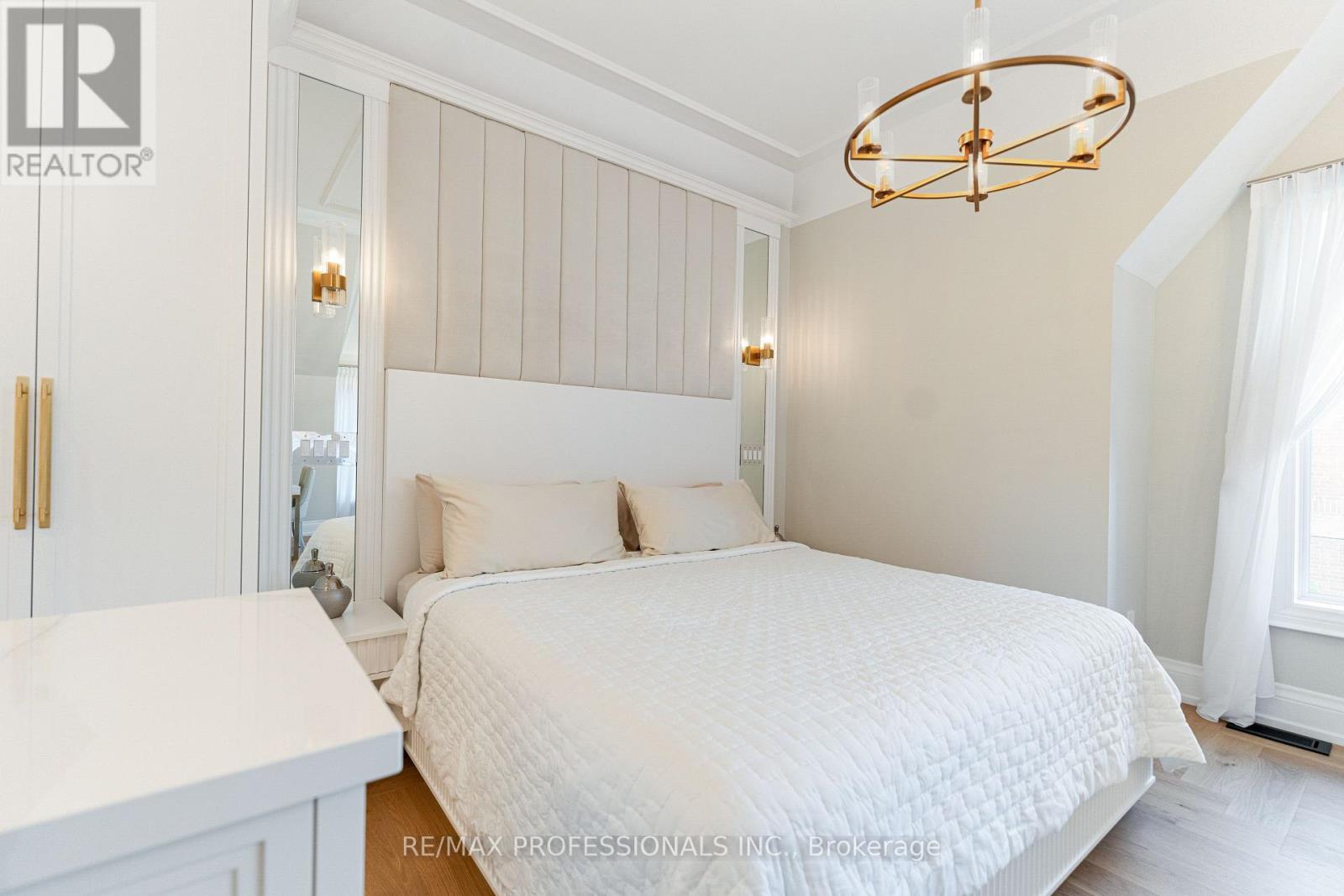 161 The Kingsway Property Photo 30