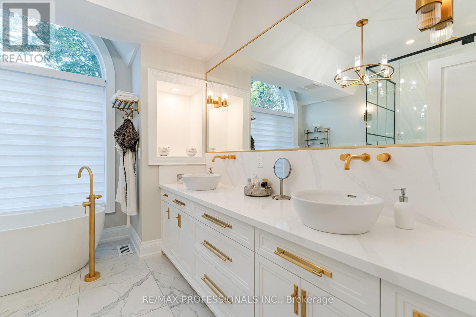 161 The Kingsway Property Photo 33