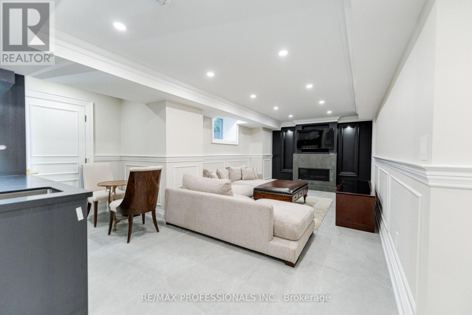 161 The Kingsway Property Photo 38