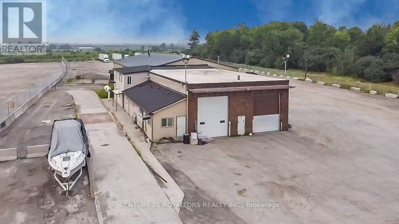 6202 Healey Road N Property Photo 11