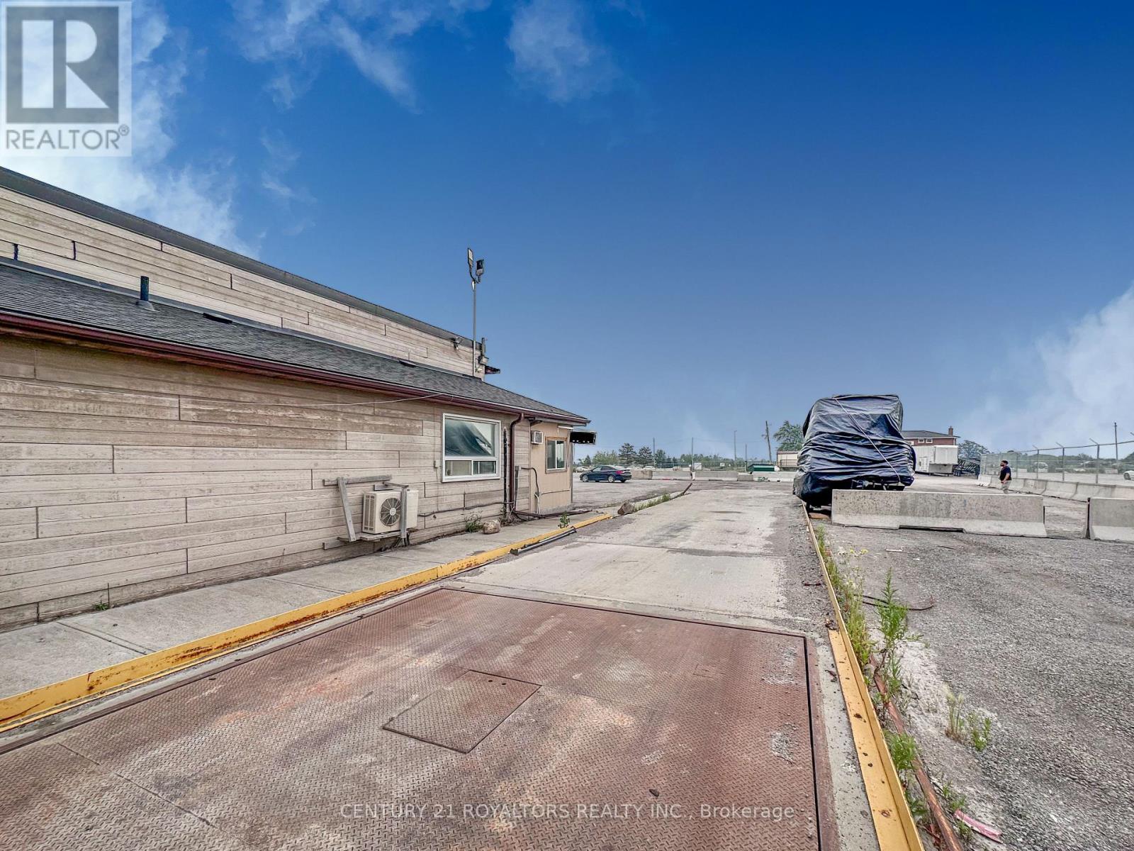 6202 Healey Road N Property Photo 16