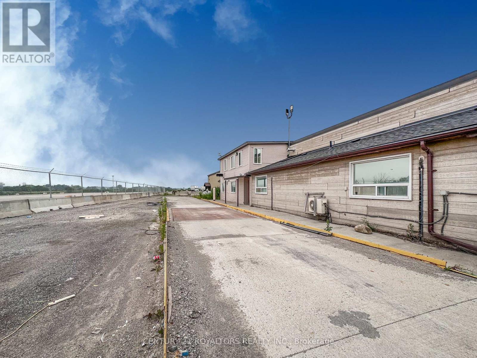 6202 Healey Road N Property Photo 17