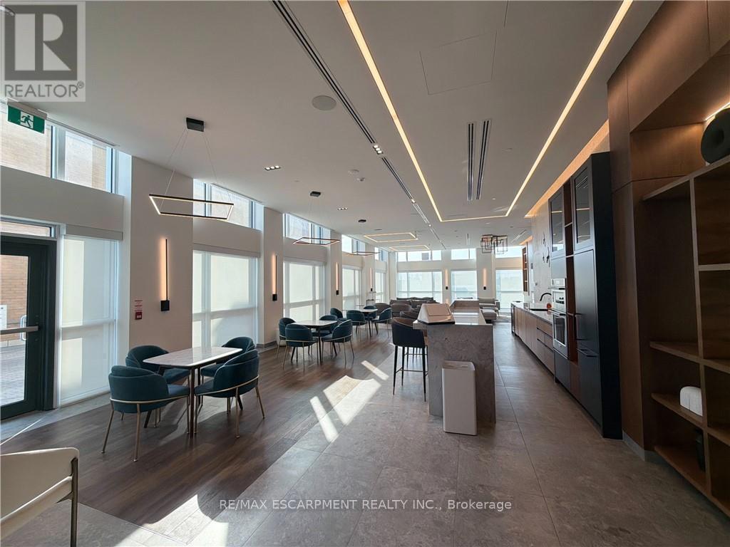 616 - 509 Dundas Street W Property Photo 21