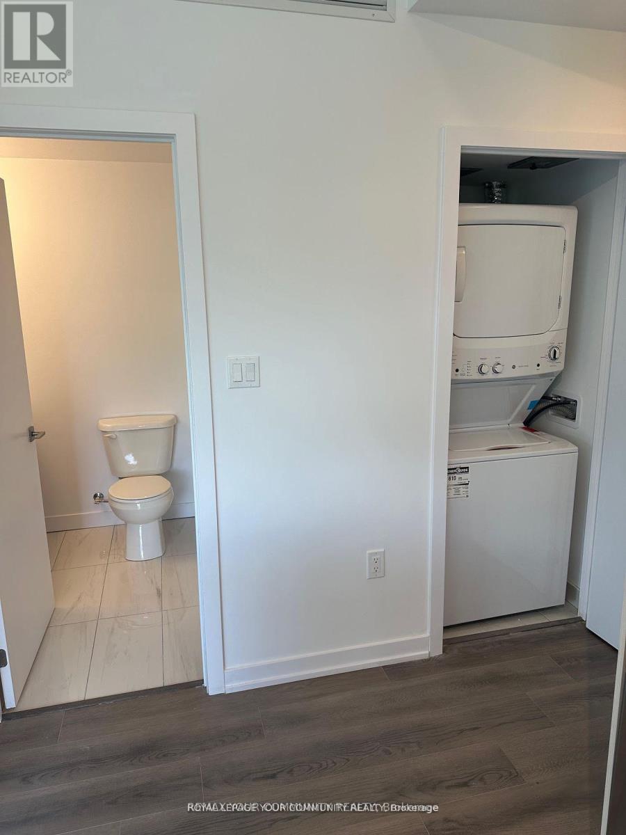 313 - 2433 Dufferin Street Property Photo 6