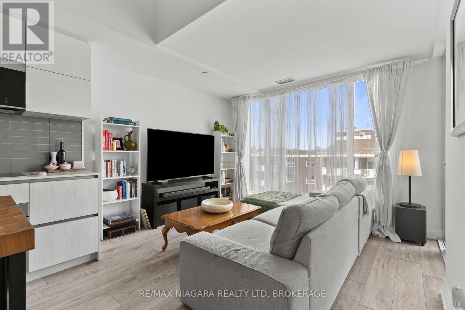 717 - 21 Park Street E Property Photo 15