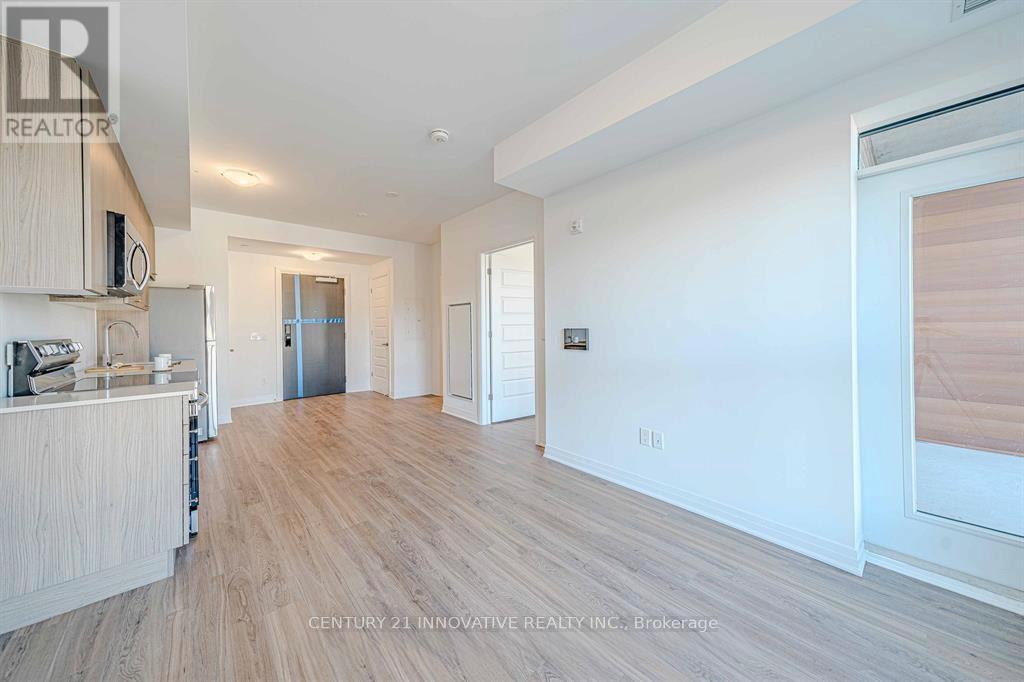 201 - 490 Gordon Krantz Avenue Property Photo 14