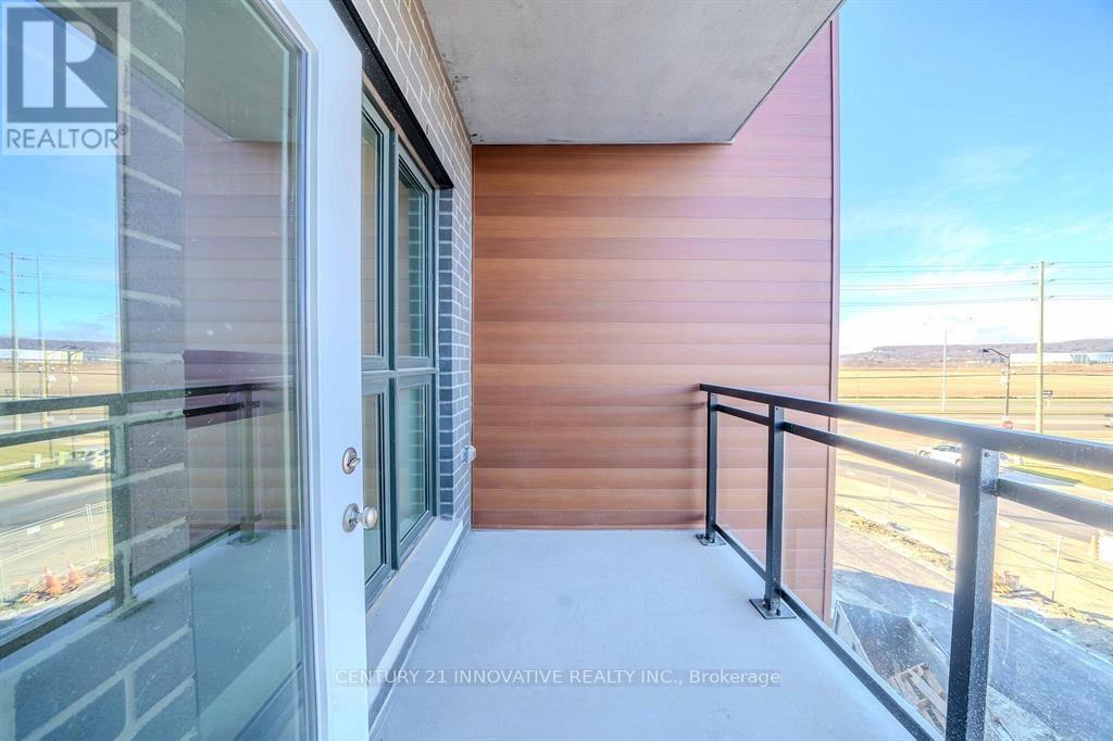 201 - 490 Gordon Krantz Avenue Property Photo 26