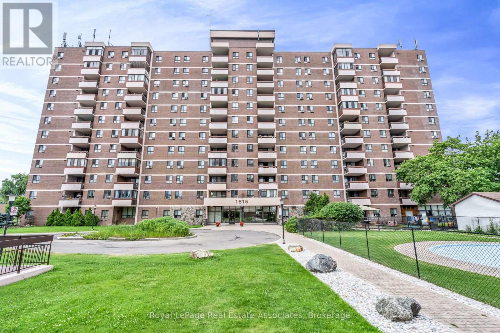 1108 - 1615 Bloor Street Property Photo 2