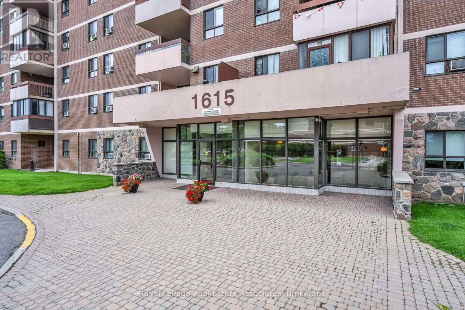 1108 - 1615 Bloor Street Property Photo 4