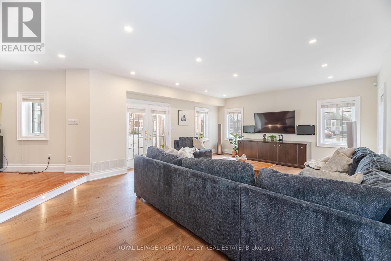 20 Fleming Avenue Property Photo 18