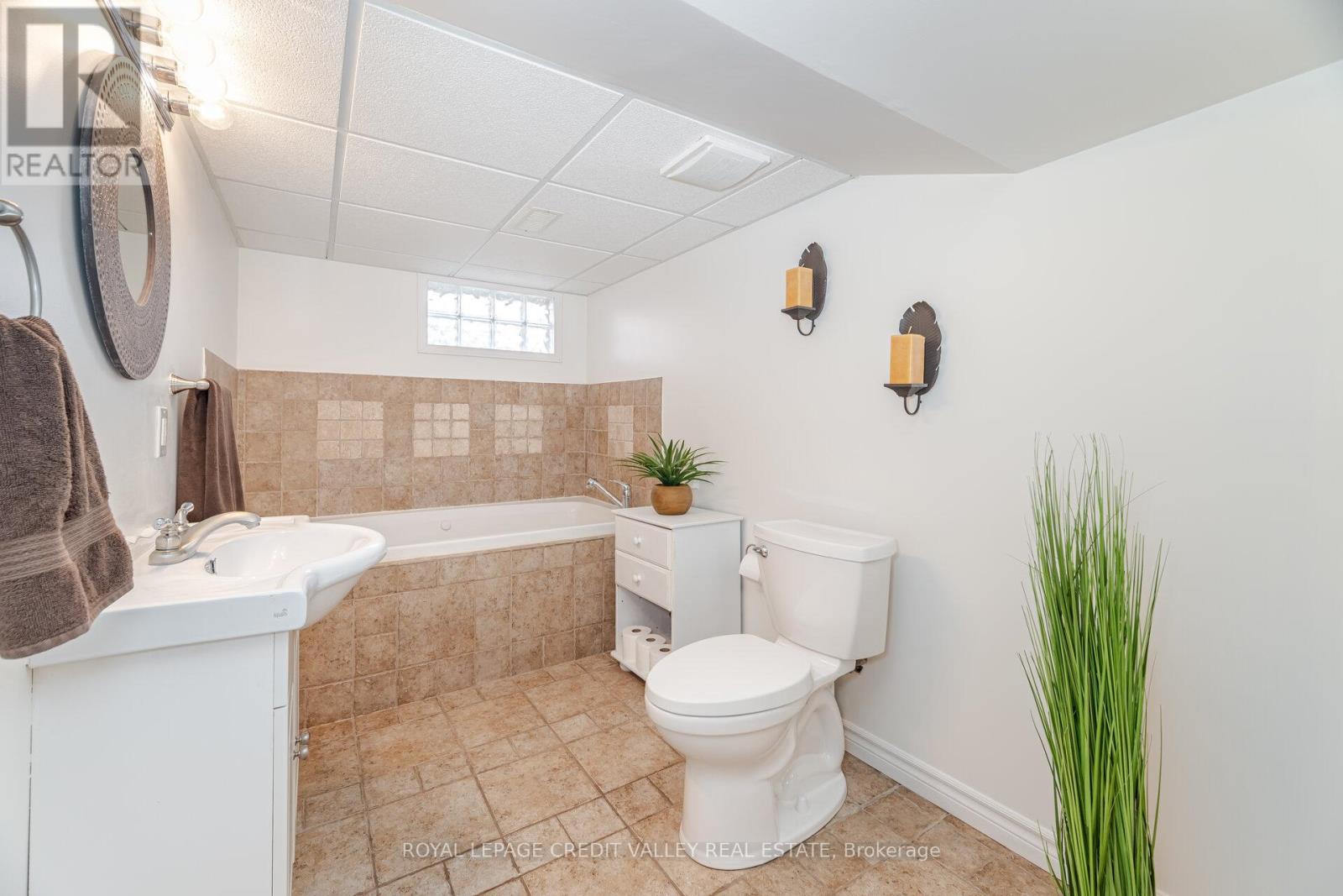 20 Fleming Avenue Property Photo 41