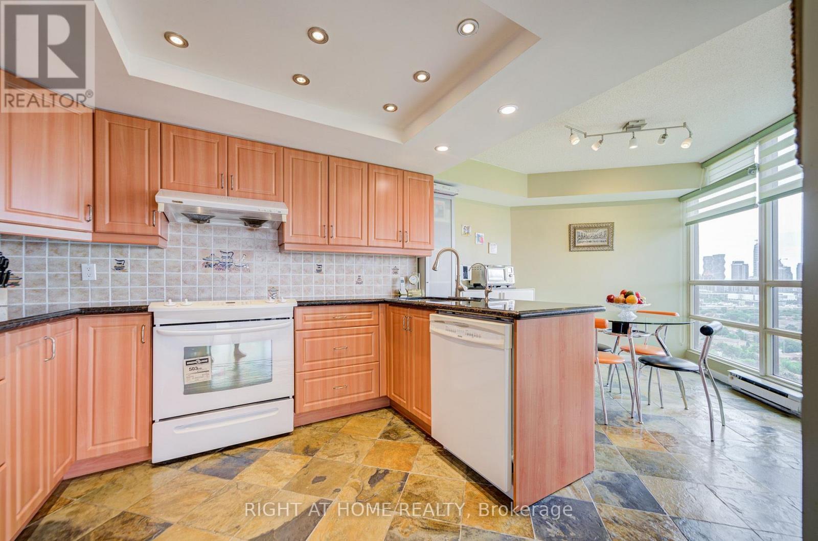 2105 - 45 Kingsbridge Garden Circle Property Photo 16