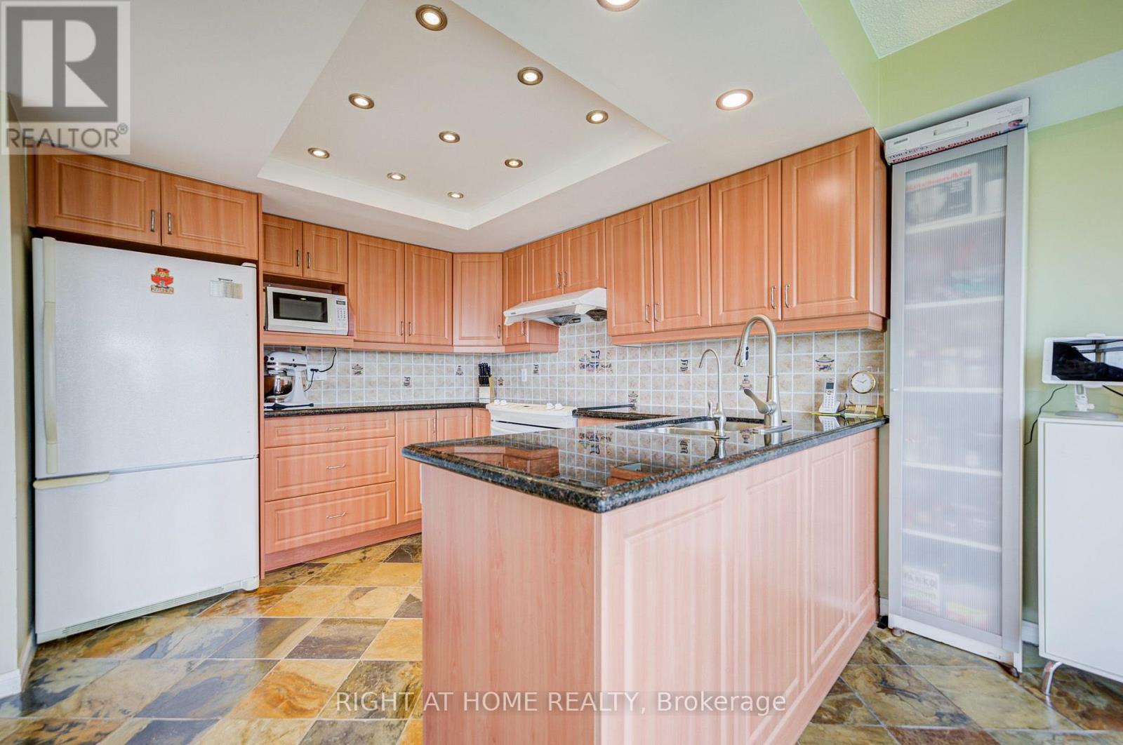 2105 - 45 Kingsbridge Garden Circle Property Photo 19