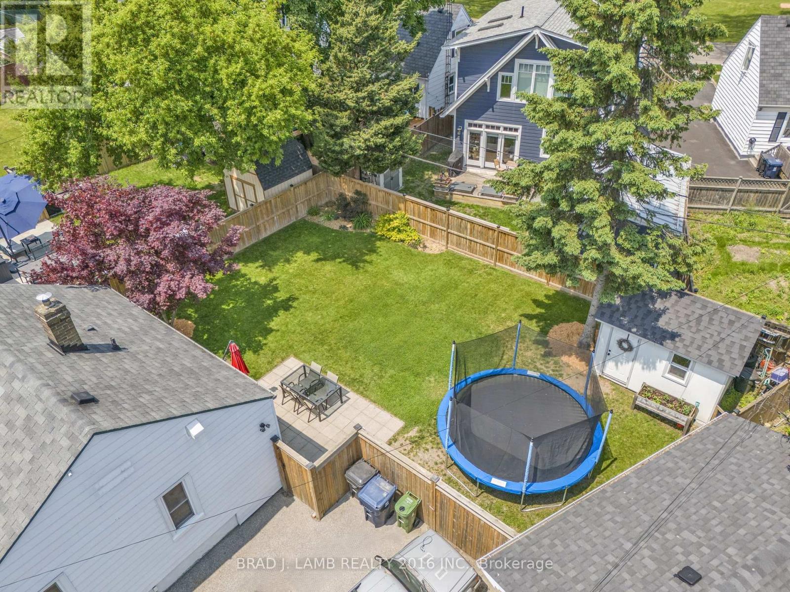 794 The Queensway Property Photo 2