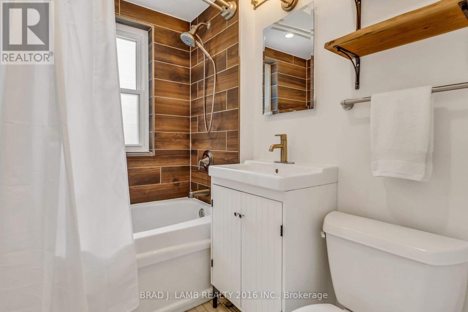 794 The Queensway Property Photo 8